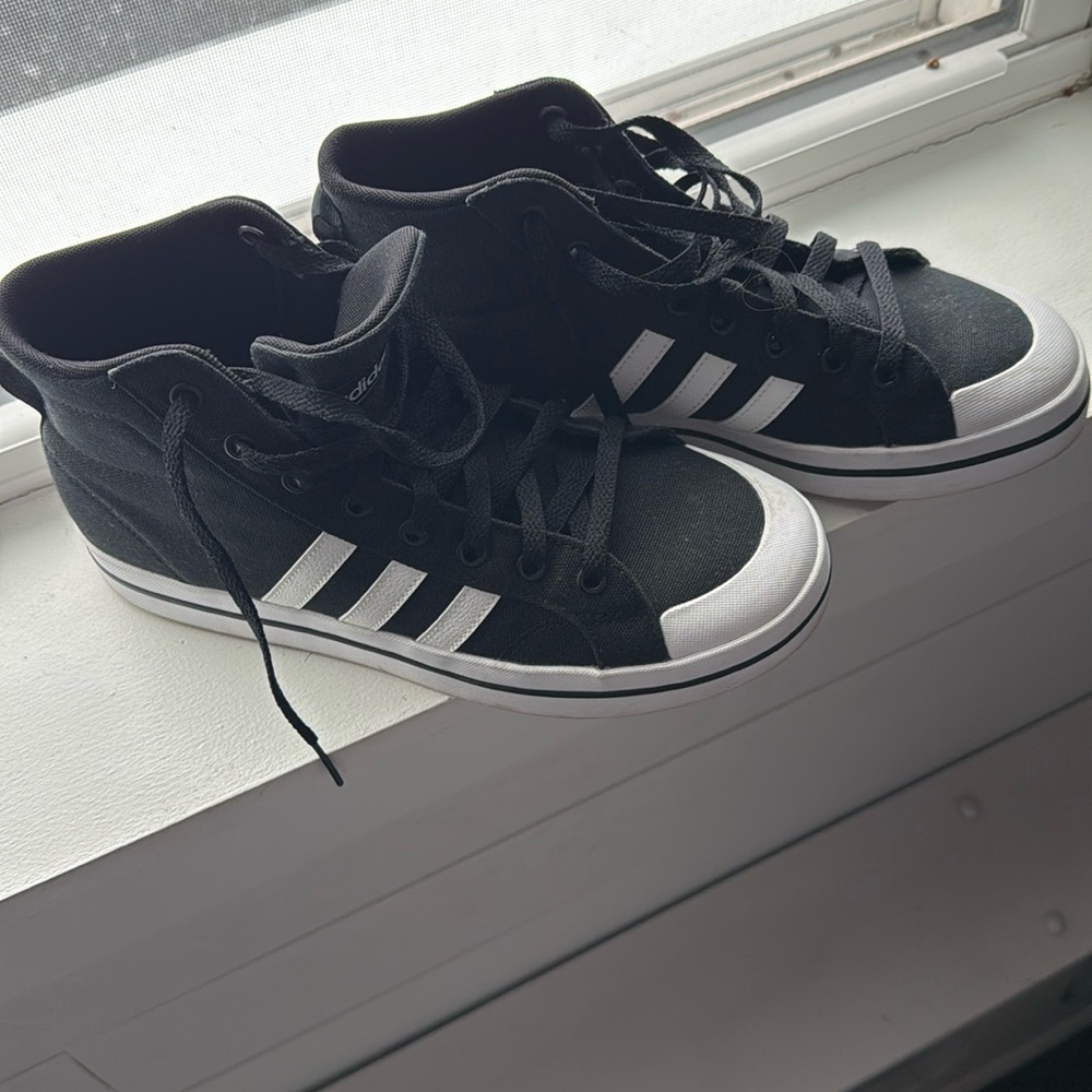 Women’s Adidas high tops size 8 1/2